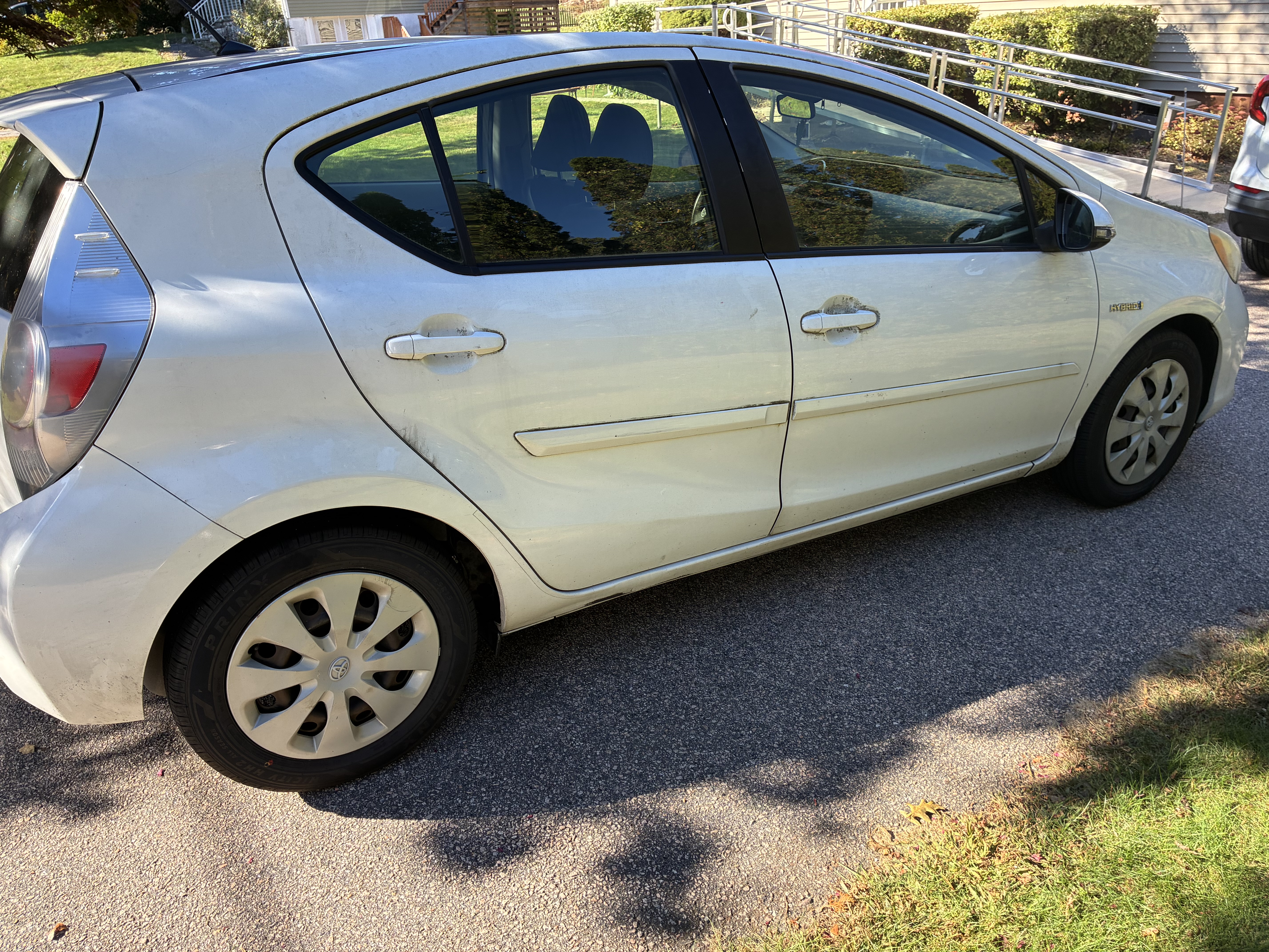 Used 2012 Toyota Prius C Two FWD image 4