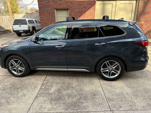 Used 2017 Hyundai Santa Fe Limited image 5