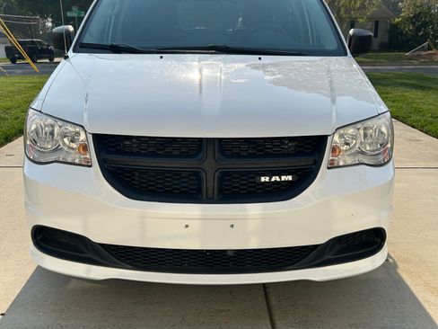 Used 2015 RAM C/V Tradesman image 10