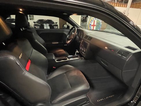 Used 2012 Dodge Challenger SRT8 w/ Premium Sound Group image 12