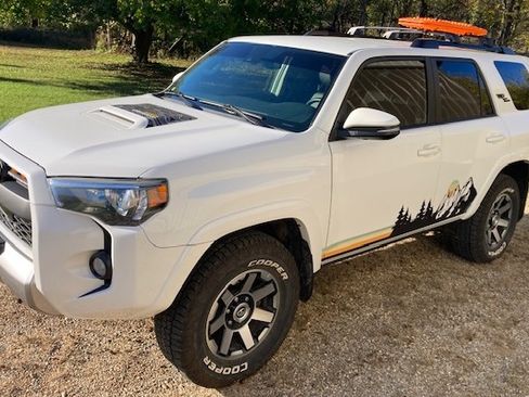 Used 2020 Toyota 4Runner TRD Off-Road Premium image 4