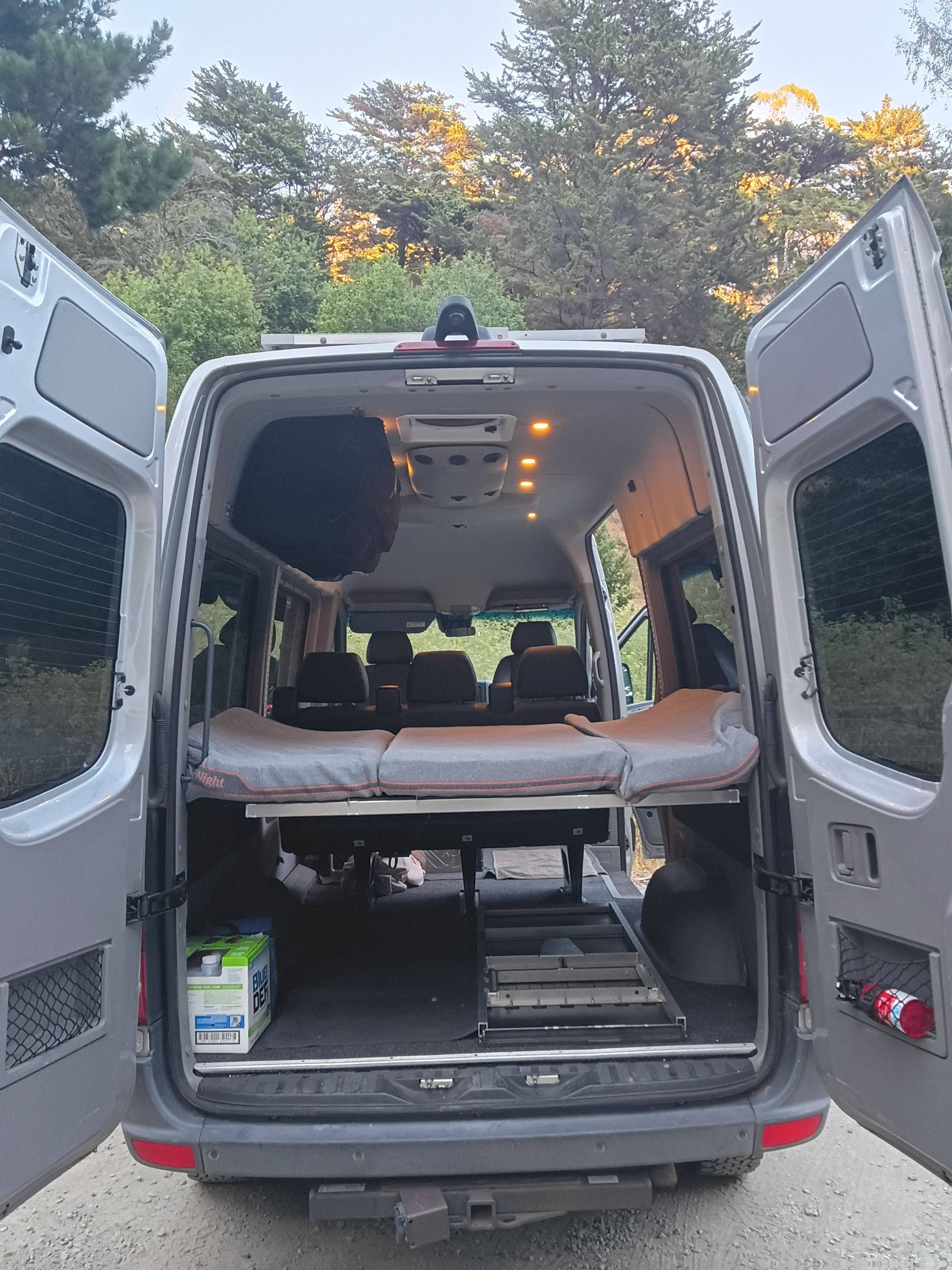 Used 2016 Mercedes-Benz Sprinter 2500 image 4