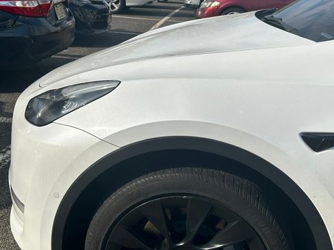 Used 2022 Tesla Model Y Long Range image 4