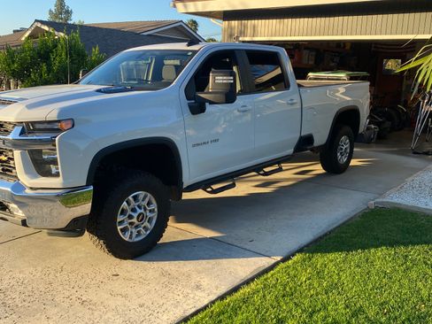 Used 2022 Chevrolet Silverado 2500 LT w/ Convenience Package image 1