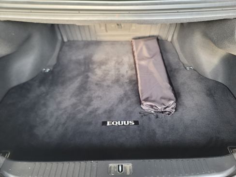 Used 2013 Hyundai Equus Signature RWD image 9