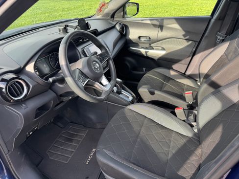 Used 2018 Nissan Kicks SV FWD image 11