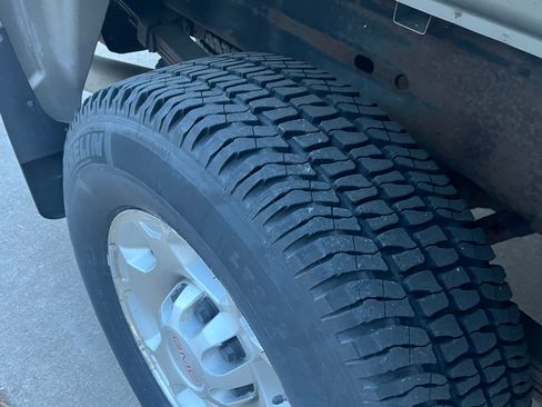 Used 2008 GMC Sierra 2500 SLT w/ Convenience Package image 14