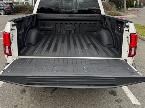 Used 2018 Ford F150 Lariat w/ Equipment Group 502A Luxury image 6