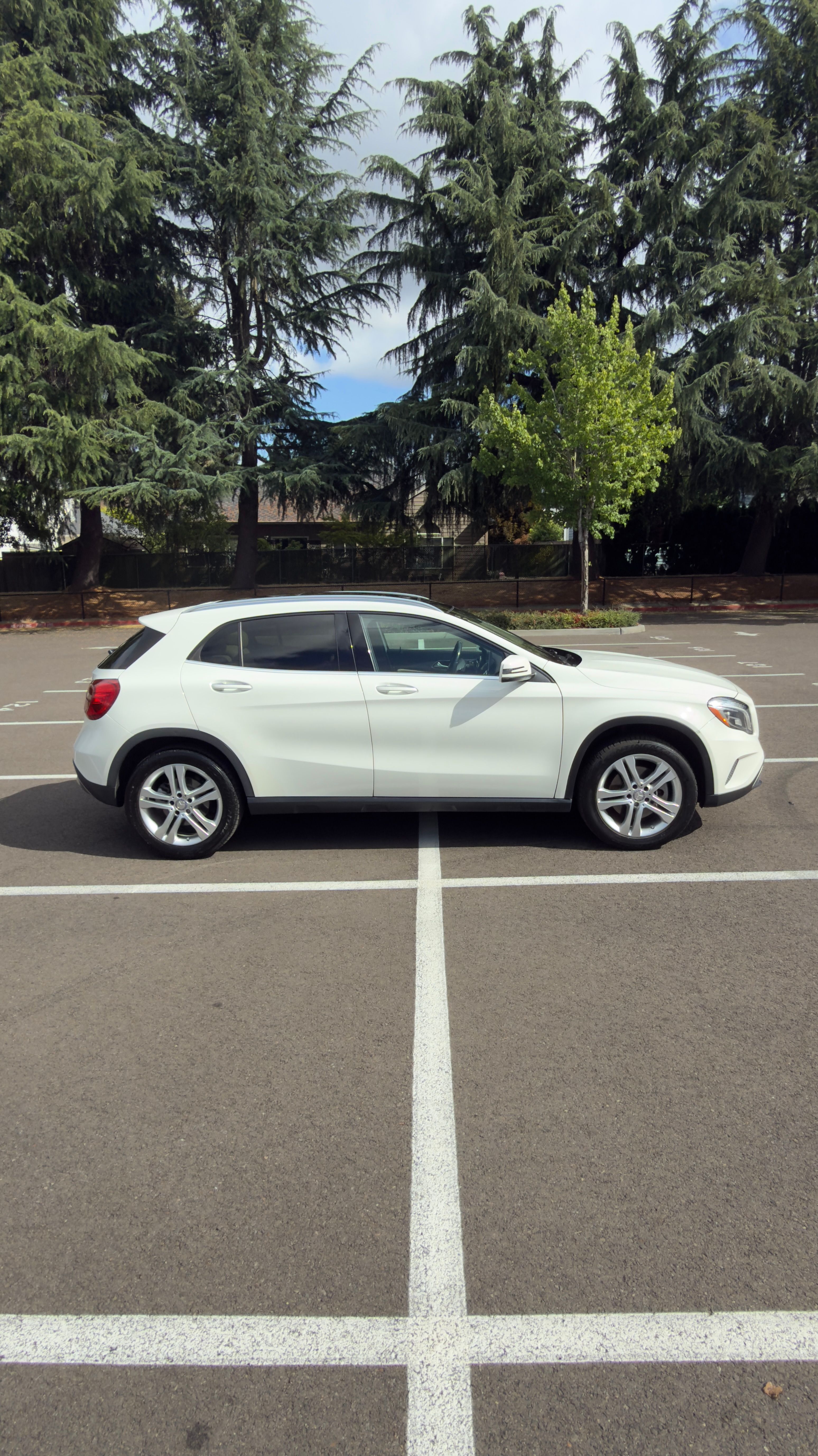 Used 2016 Mercedes-Benz GLA 250 4MATIC image 2