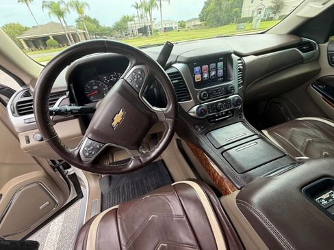 Used 2019 Chevrolet Suburban Premier RWD image 8