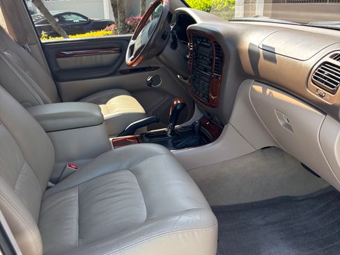 Used 2001 Lexus LX 470 470 Sport Utility 4D image 22