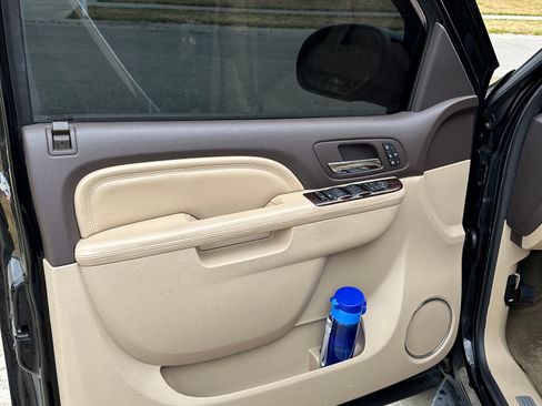 Used 2012 GMC Yukon XL Denali image 6