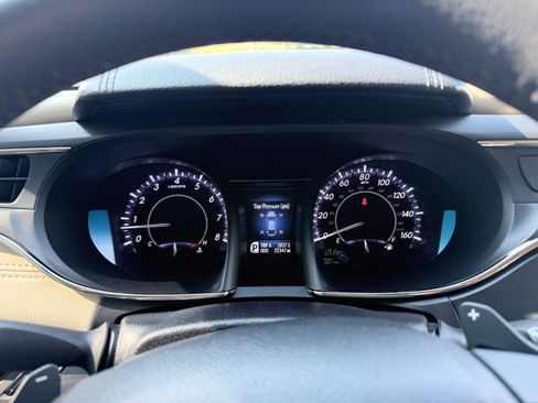 Used 2016 Toyota Avalon XLE Premium w/ Preferred Accessory Package FWD image 13