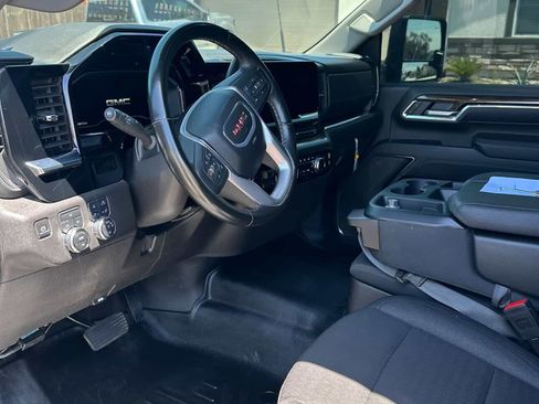 Used 2024 GMC Sierra 2500 SLE AWD/4WD image 5