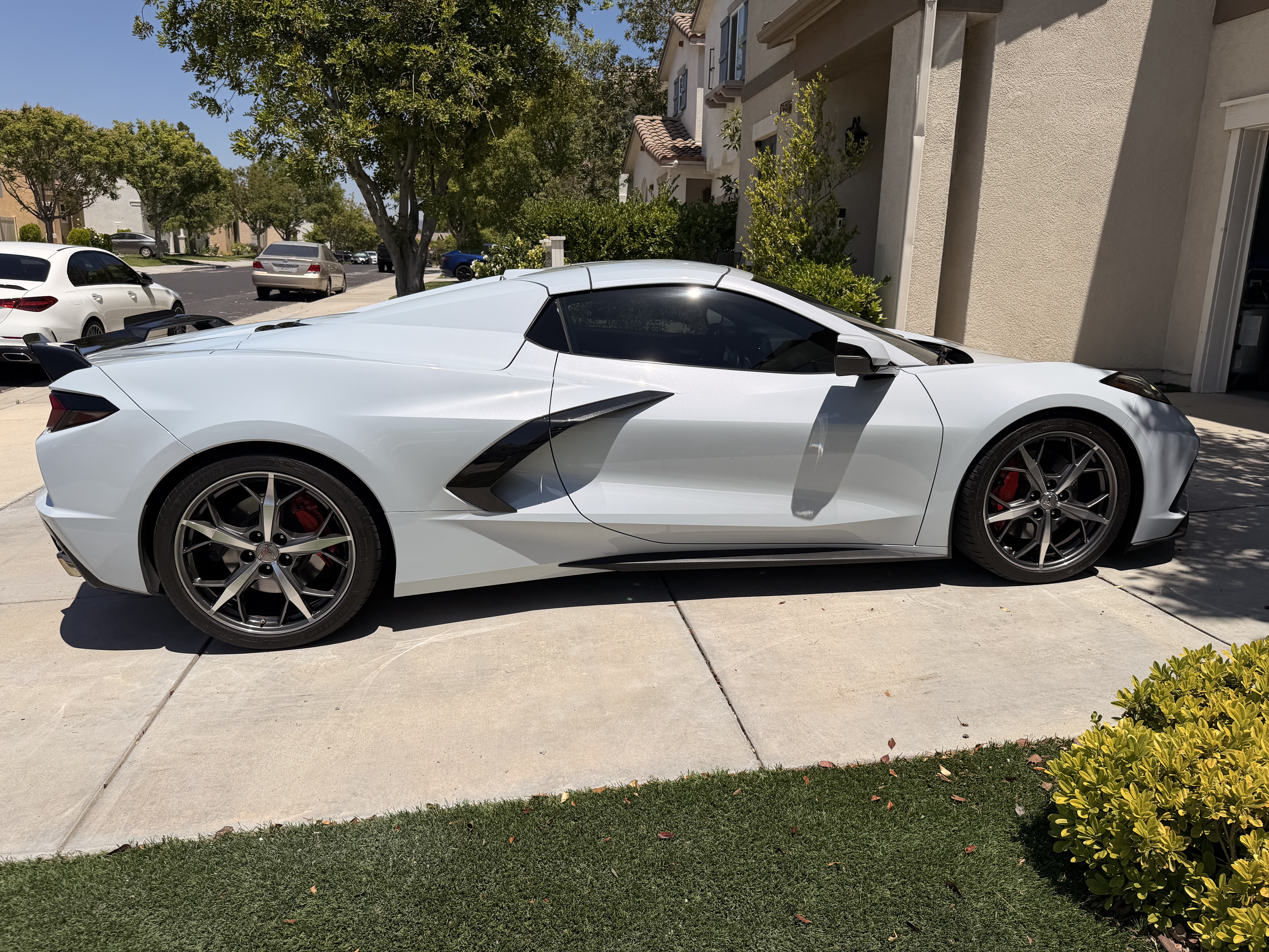 Used 2021 Chevrolet Corvette Stingray Premium Conv w/ Z51 Performance Package RWD image 14