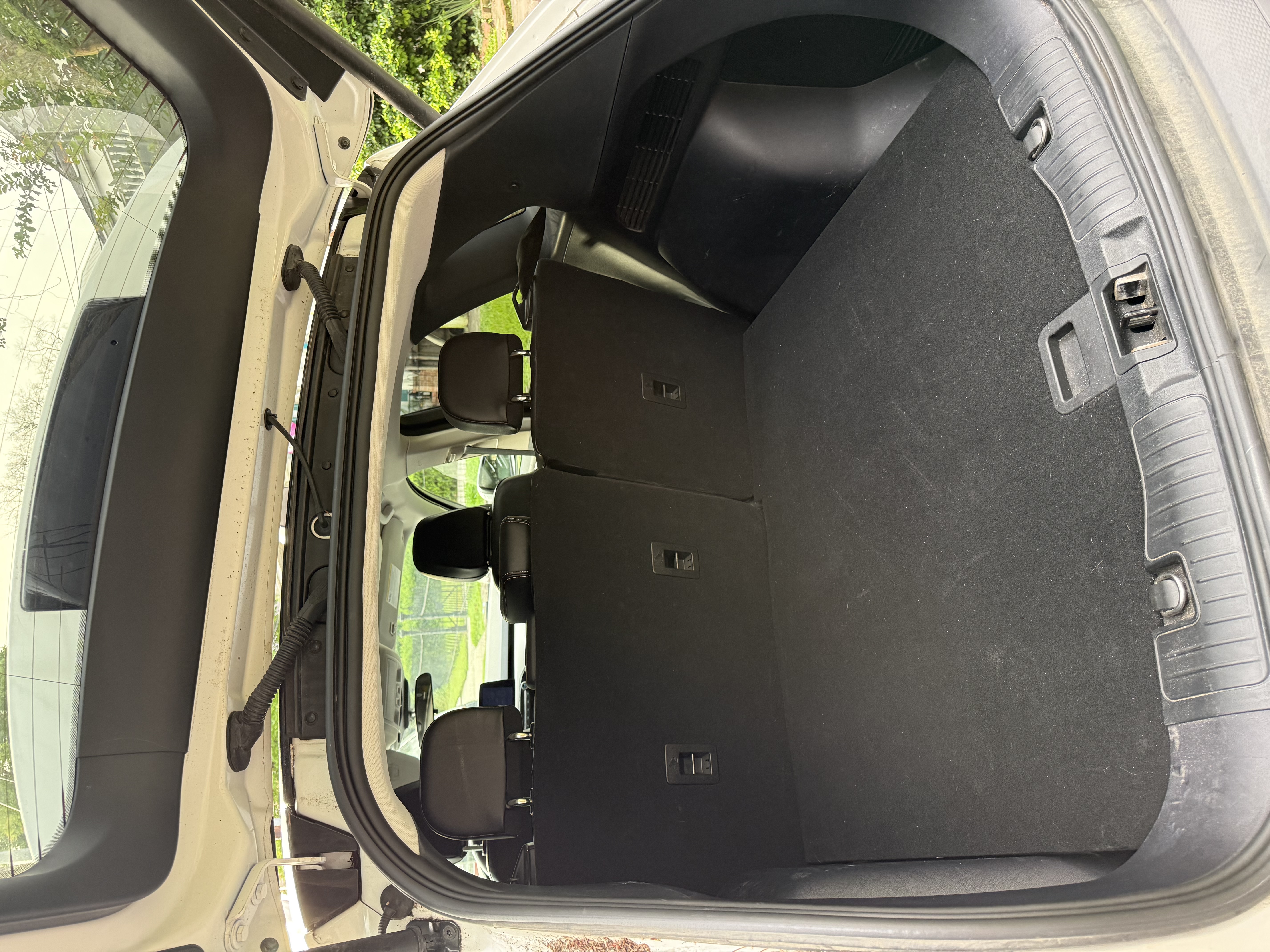Used 2022 Ford Escape SEL w/ Technology Package FWD image 13