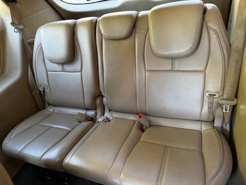 Used 2016 Kia Sedona LX w/ LX Convenience Package FWD image 16