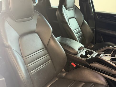Used 2019 Porsche Cayenne AWD/4WD image 13