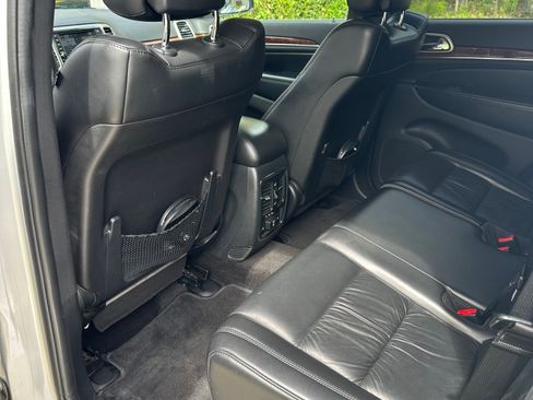 Used 2011 Jeep Grand Cherokee Limited image 14