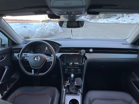 Used 2022 Volkswagen Passat 2.0T SE image 13