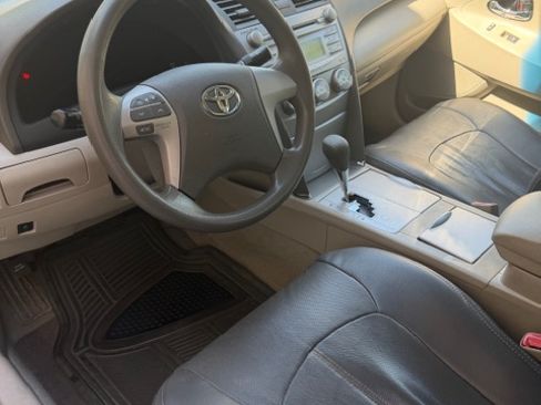 Used 2011 Toyota Camry LE w/ LE Extra-Value Pkg FWD image 6