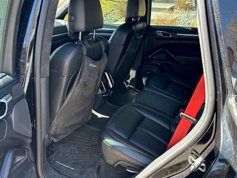 Used 2017 Porsche Cayenne GTS image 14