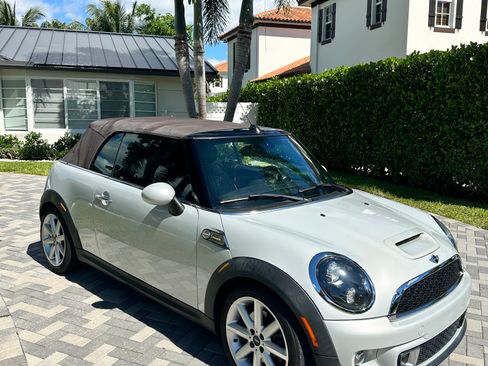 Used 2015 MINI Cooper S w/ Highgate Package image 14