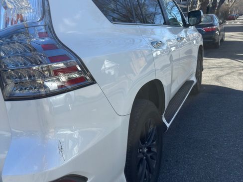 Used 2022 Lexus GX 460 Premium w/ Premium Package image 16