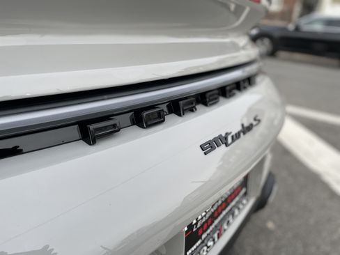 Used 2022 Porsche 911 Turbo S image 2