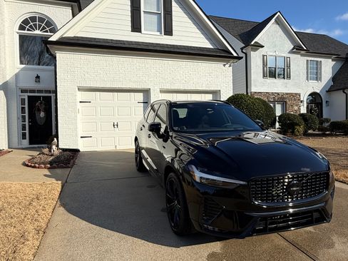 Used 2024 Volvo XC60 B5 Ultimate w/ Protection Package Premier image 9