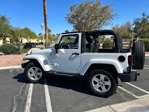 Used 2012 Jeep Wrangler Sahara w/ Connectivity Group image 4