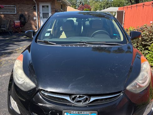 Used 2013 Hyundai Elantra GLS w/ Preferred Pkg FWD image 4