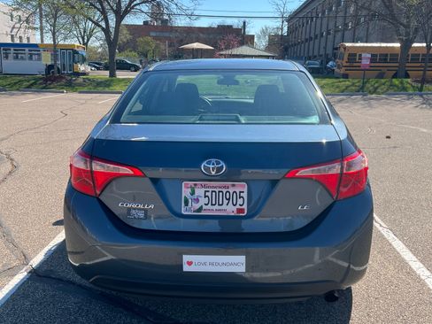 Used 2017 Toyota Corolla LE w/ Carpet Mat Package (TMS) FWD image 10