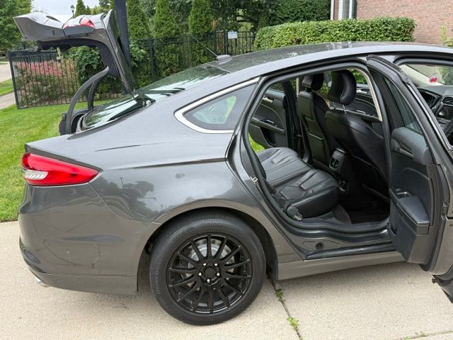 Used 2017 Ford Fusion Energi Titanium FWD image 15