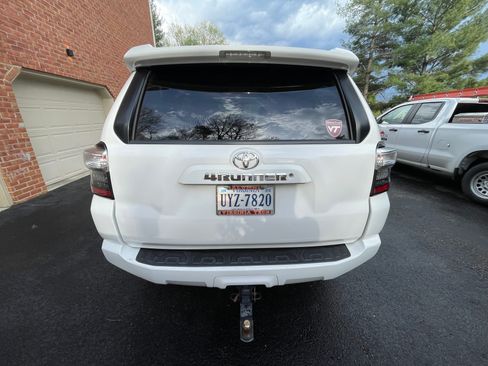 Used 2018 Toyota 4Runner SR5 Premium image 15