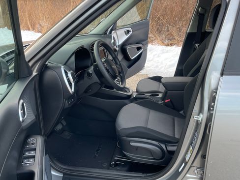 Used 2025 Kia Soul S image 17