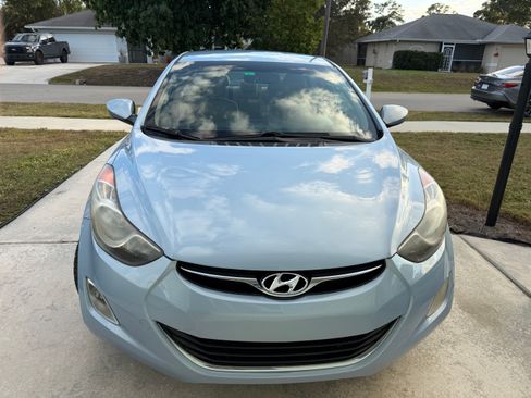 Used 2013 Hyundai Elantra GLS w/ Preferred Pkg image 10