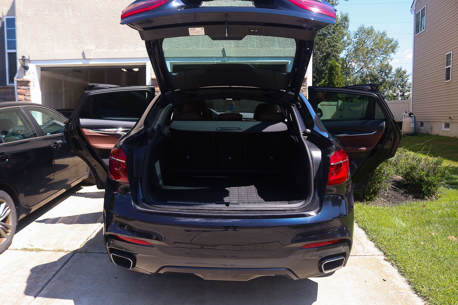 Used 2018 BMW X6 xDrive35i w/ M Sport Package AWD/4WD image 12
