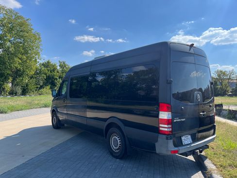 Used 2014 Mercedes-Benz Sprinter 2500 image 5