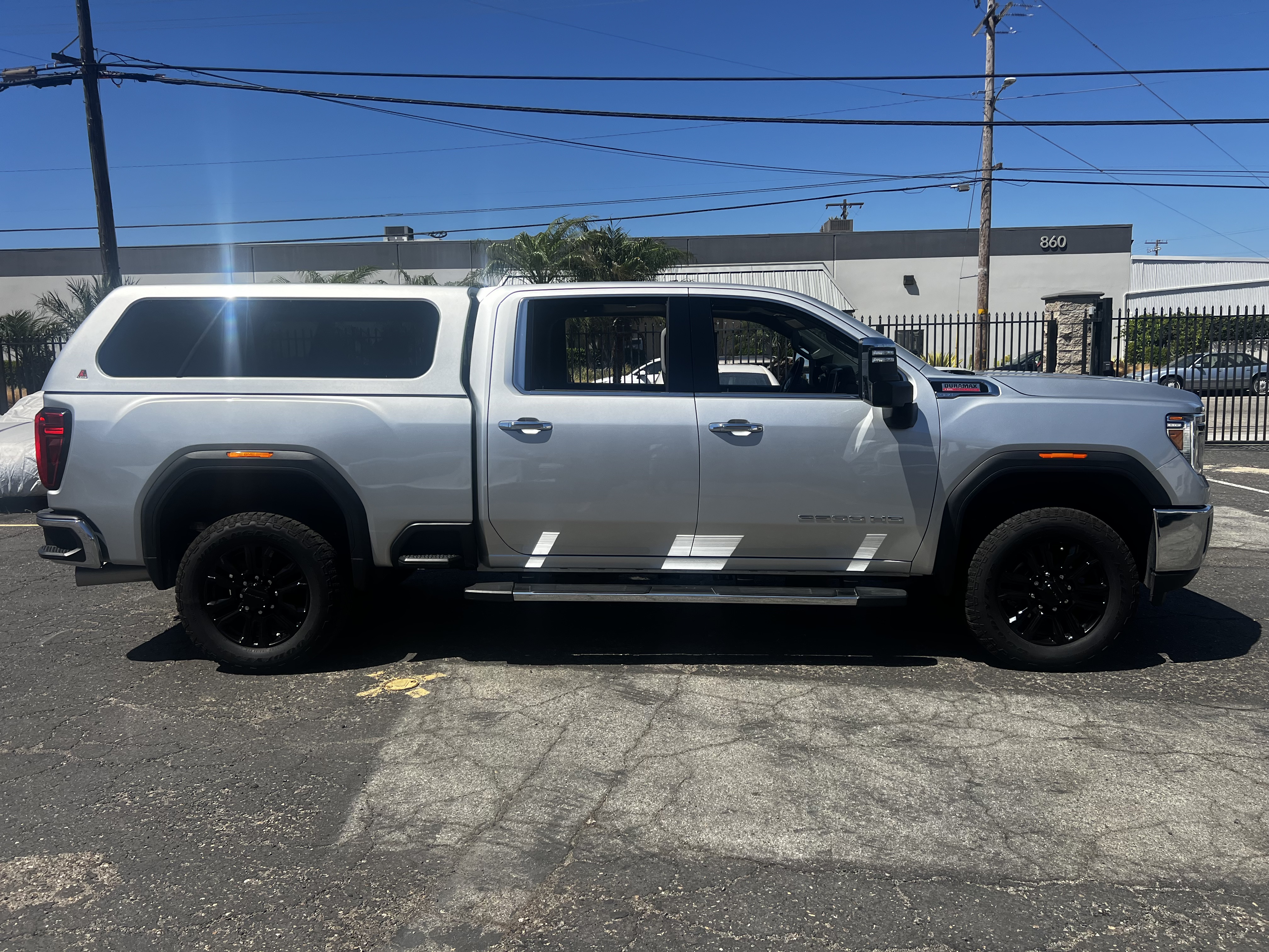 Used 2023 GMC Sierra 2500 SLT w/ SLT Convenience Package RWD image 1