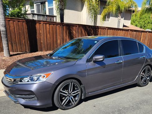 Used 2017 Honda Accord Sport image 4