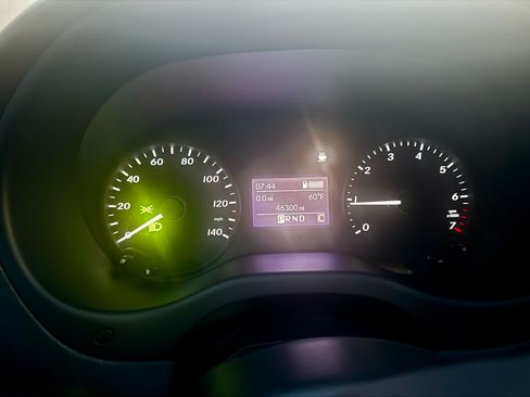 Used 2017 Mercedes-Benz Metris Passenger image 9