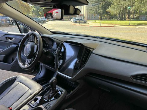 Used 2024 Subaru Crosstrek 2.5i Limited w/ Crosstrek Mirror Package image 2