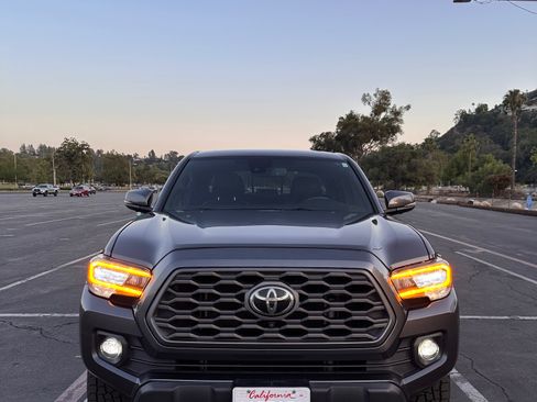 Used 2021 Toyota Tacoma TRD Off-Road w/ TRD Premium Off Road Package image 12