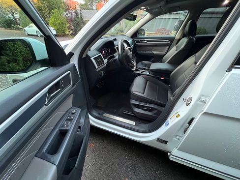 Used 2021 Volkswagen Atlas SEL R-Line image 13