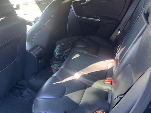 Used 2016 Volvo XC60 T5 Premier image 10