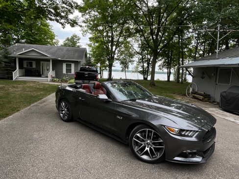 Used 2017 Ford Mustang GT Premium w/ Equipment Group 401A RWD image 1