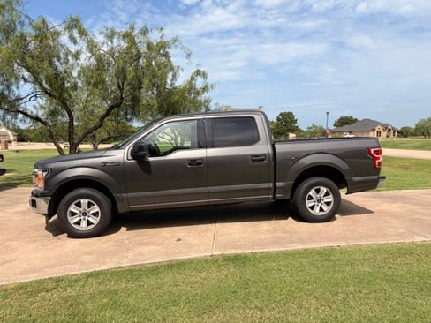 Used 2018 Ford F150 XLT RWD image 2