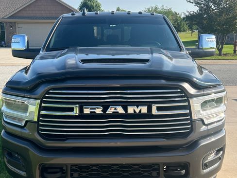 Used 2024 RAM 3500 Laramie w/ Sport Appearance Package AWD/4WD image 5