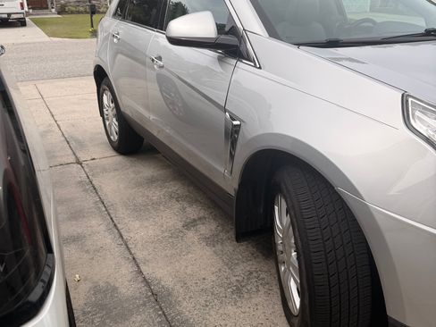 Used 2014 Cadillac SRX Luxury w/ Driver Awareness Package FWD image 2